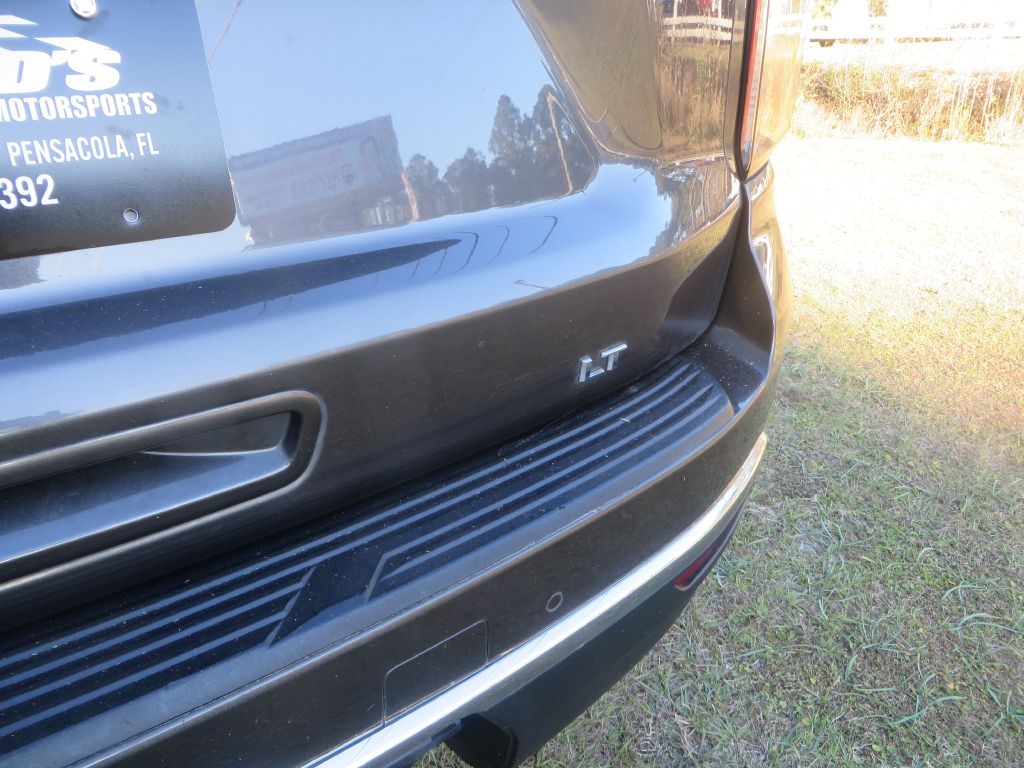 Chevrolet Suburban  2021