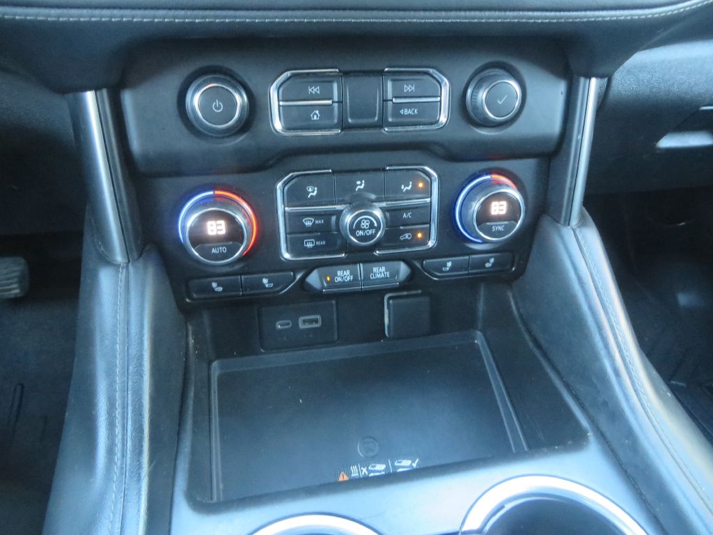 Chevrolet Suburban  2021