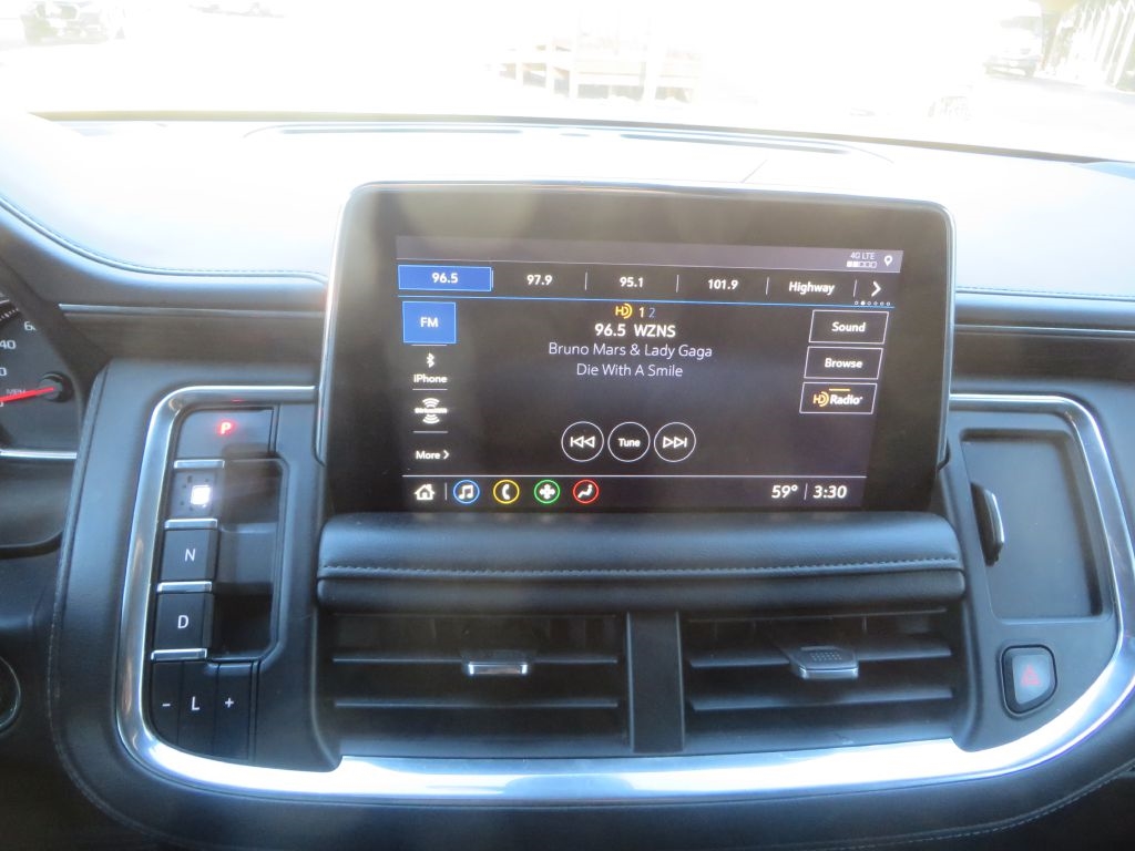 Chevrolet Suburban  2021