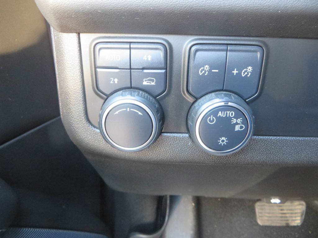 Chevrolet Suburban  2021