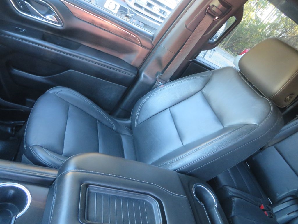 Chevrolet Suburban  2021