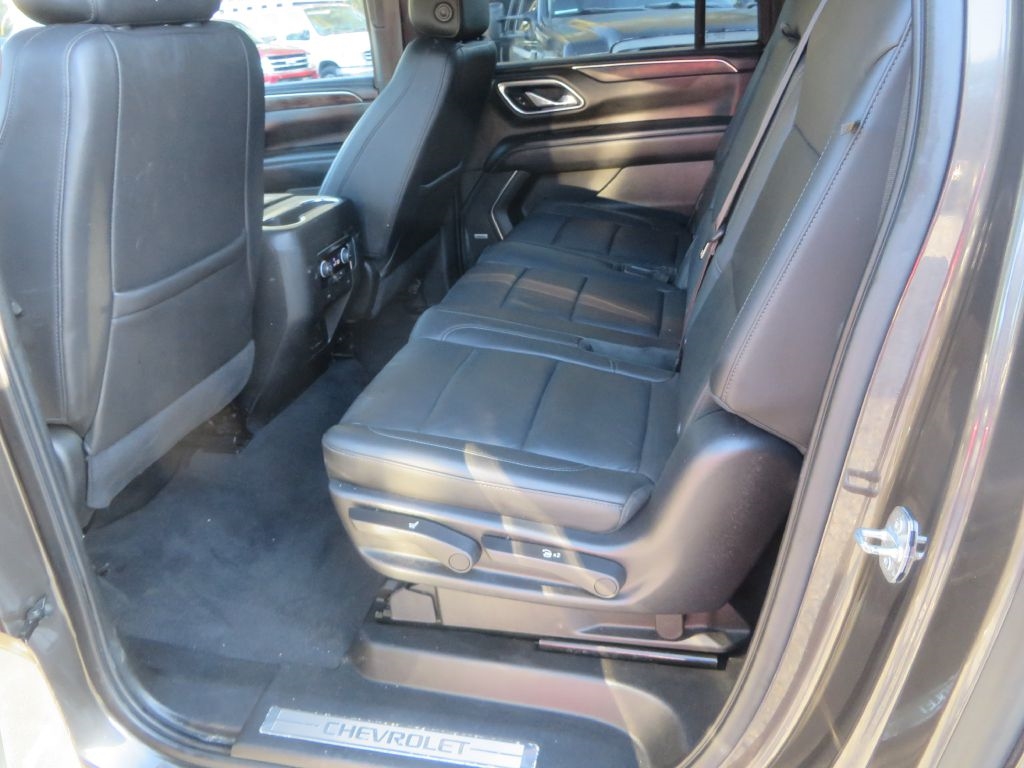 Chevrolet Suburban  2021