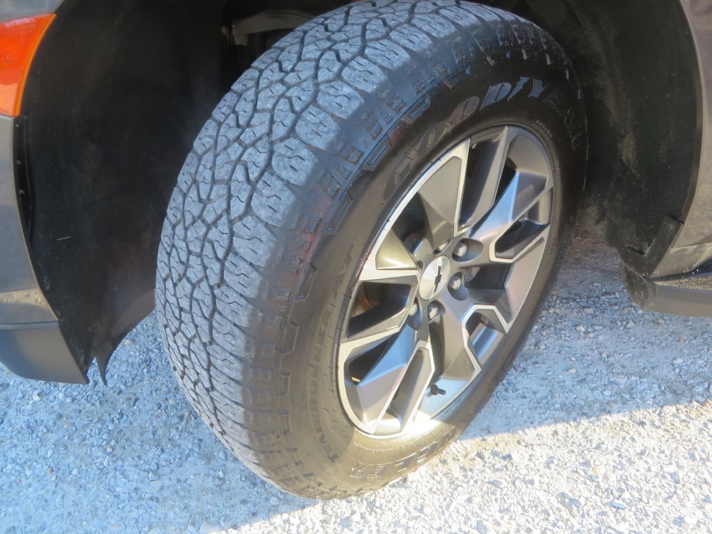 Chevrolet Suburban  2021