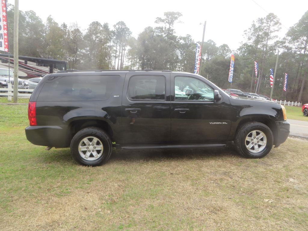 GMC Yukon XL  2011