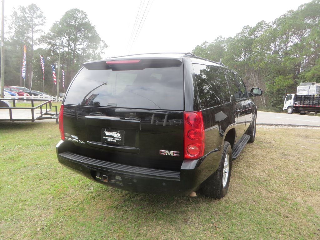 GMC Yukon XL  2011