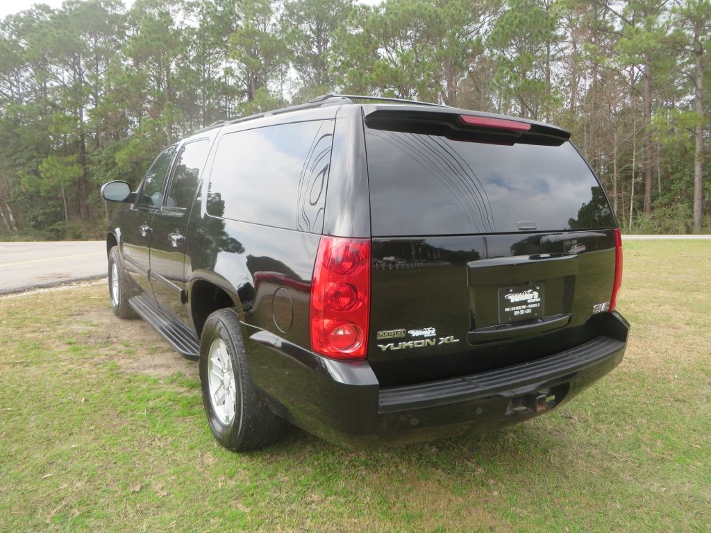 GMC Yukon XL  2011