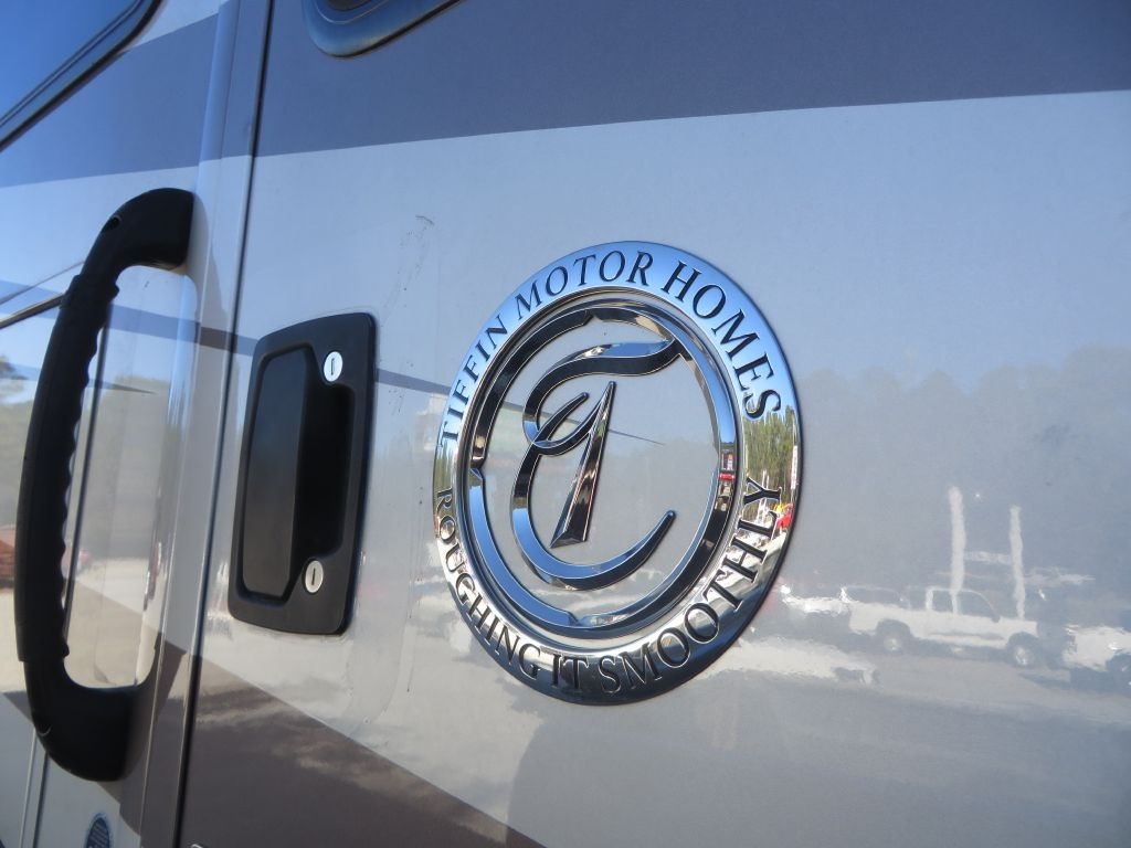 Tiffin Motorhomes Allegro  2019