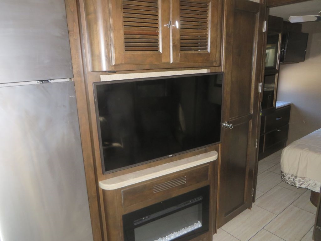 Tiffin Motorhomes Allegro  2019