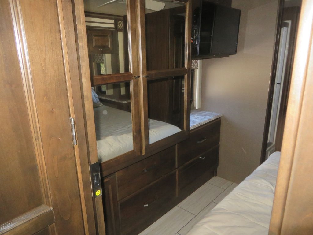 Tiffin Motorhomes Allegro  2019