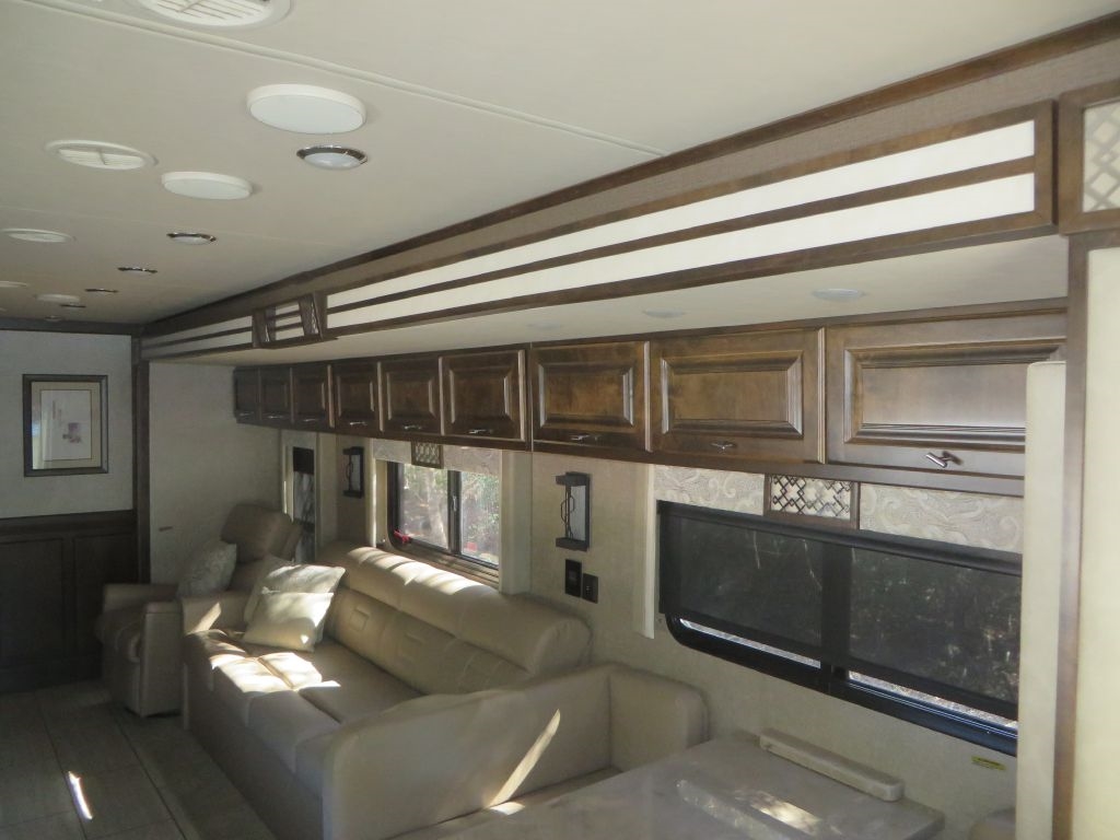 Tiffin Motorhomes Allegro  2019