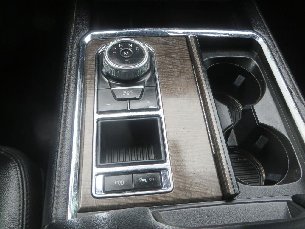 Ford Expedition  2021