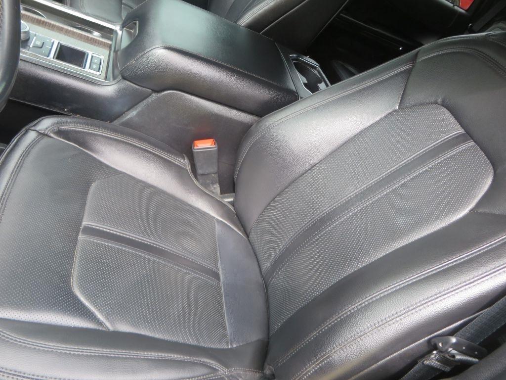 Ford Expedition  2021