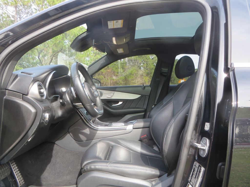 Mercedes-Benz GLC  2021