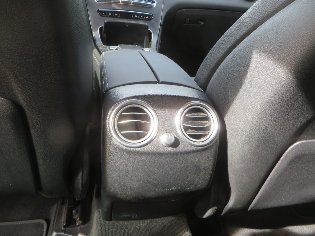 Mercedes-Benz GLC  2021