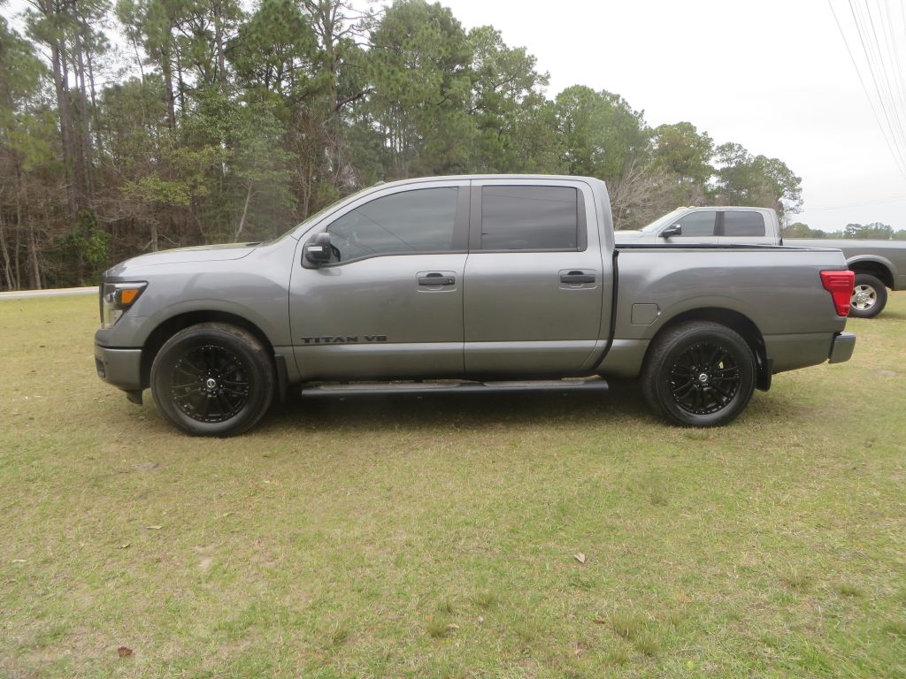 Nissan Titan  2019