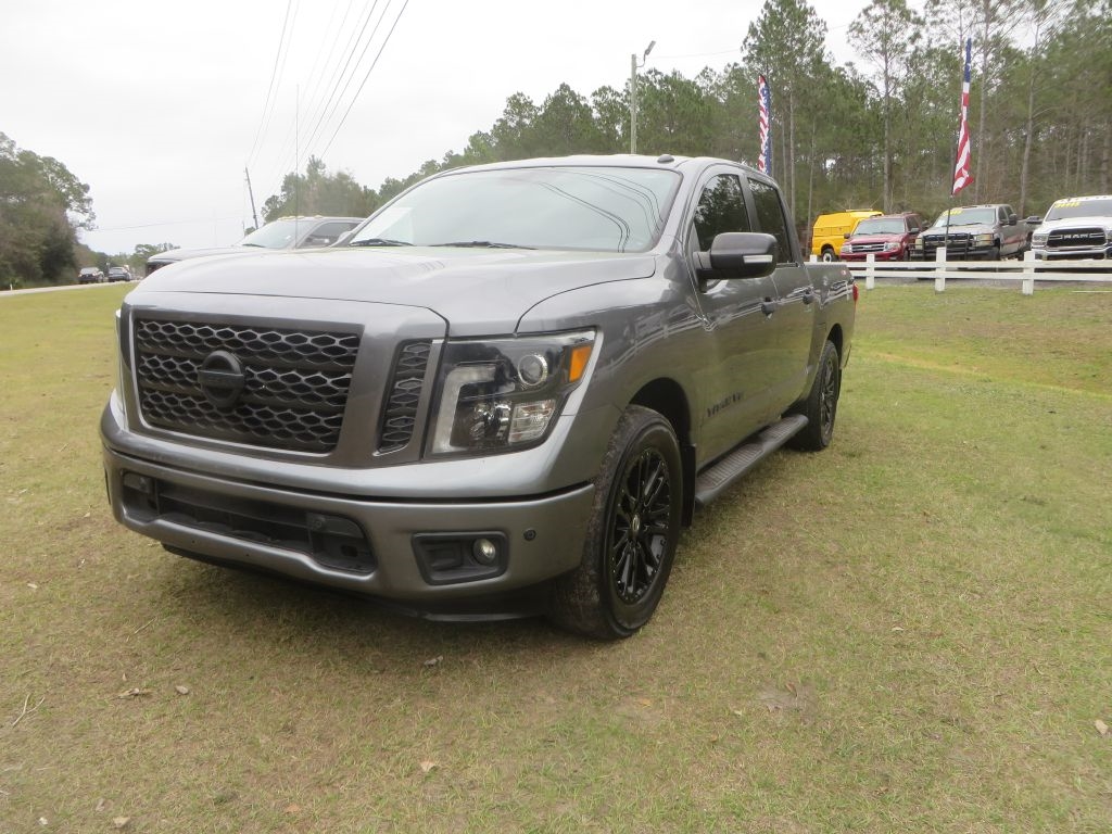 Nissan Titan  2019