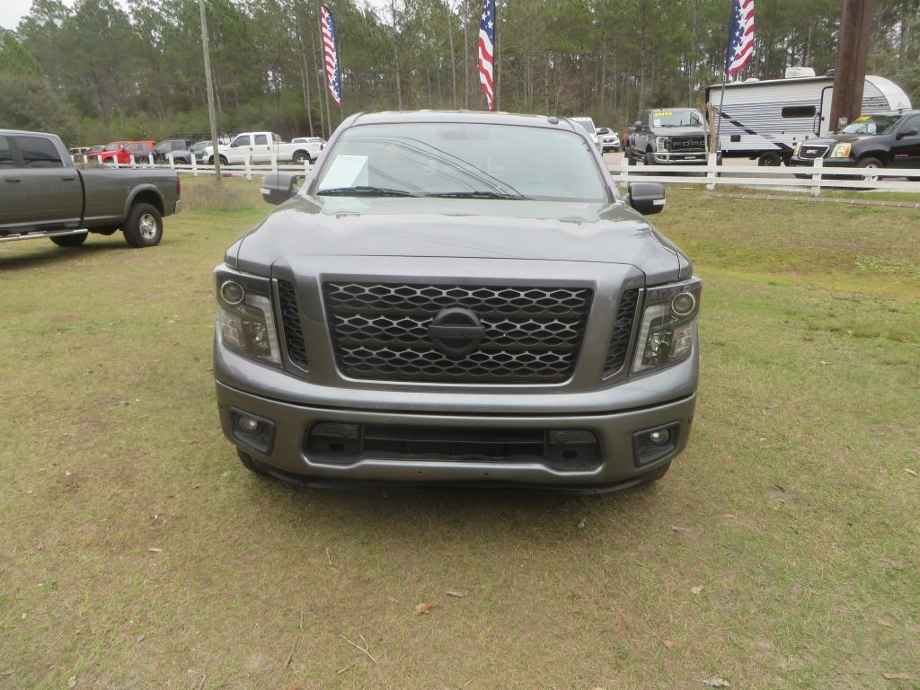 Nissan Titan  2019