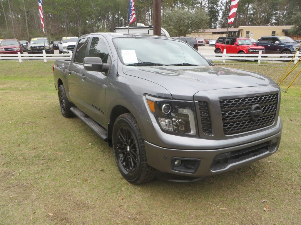 Nissan Titan  2019