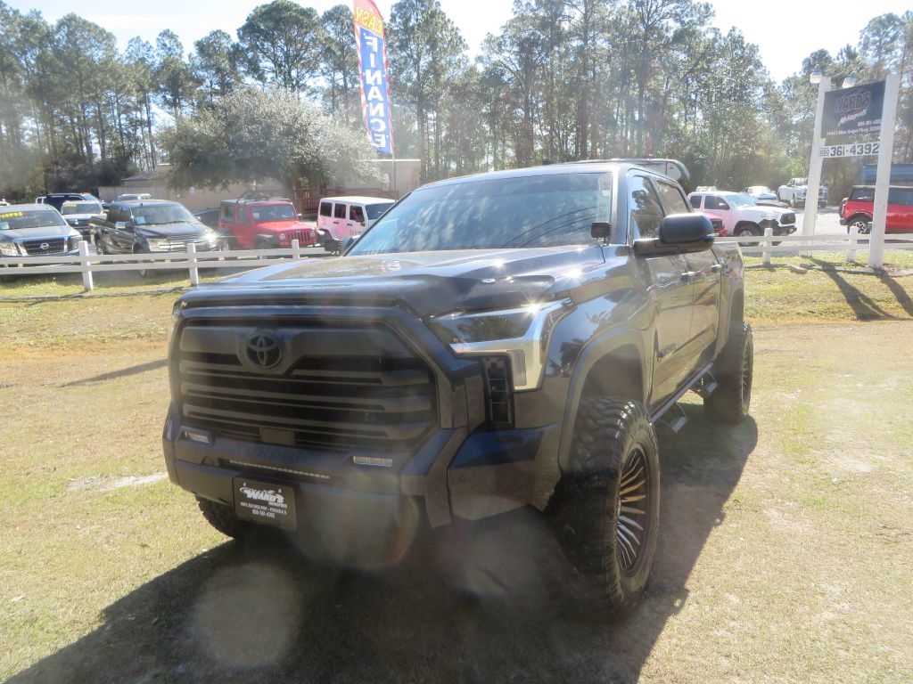 Toyota Tundra 4WD  2023
