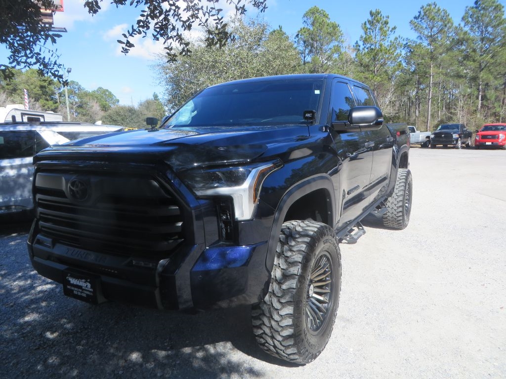 Toyota Tundra 4WD  2023