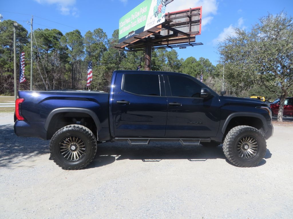 Toyota Tundra 4WD  2023