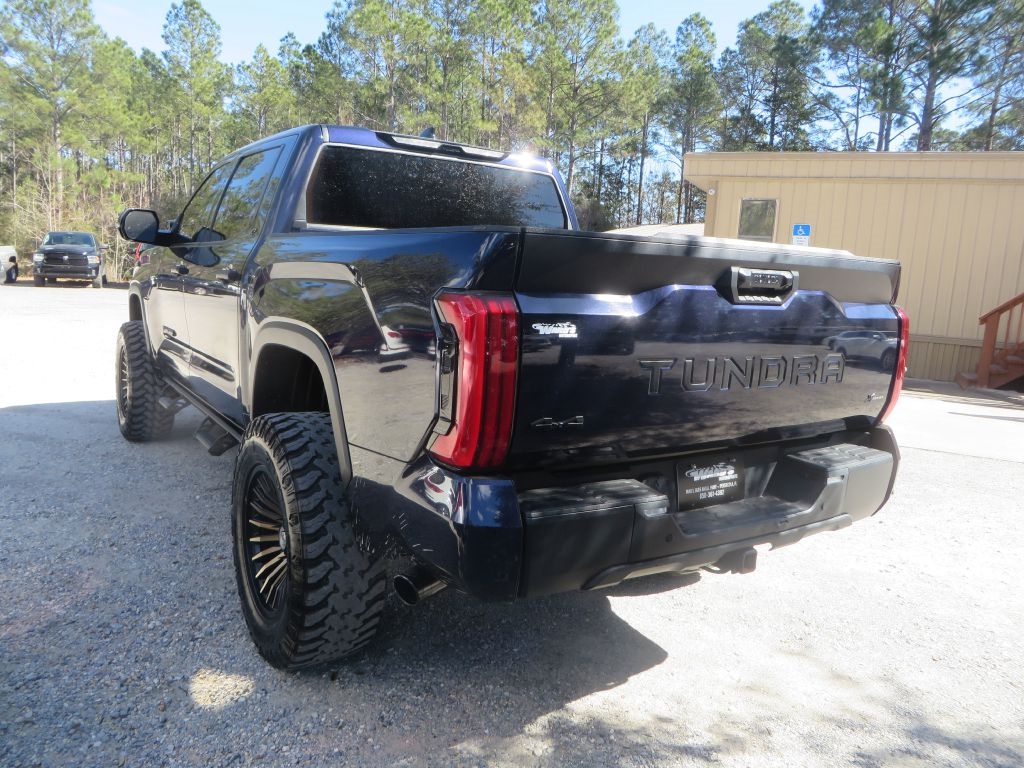 Toyota Tundra 4WD  2023