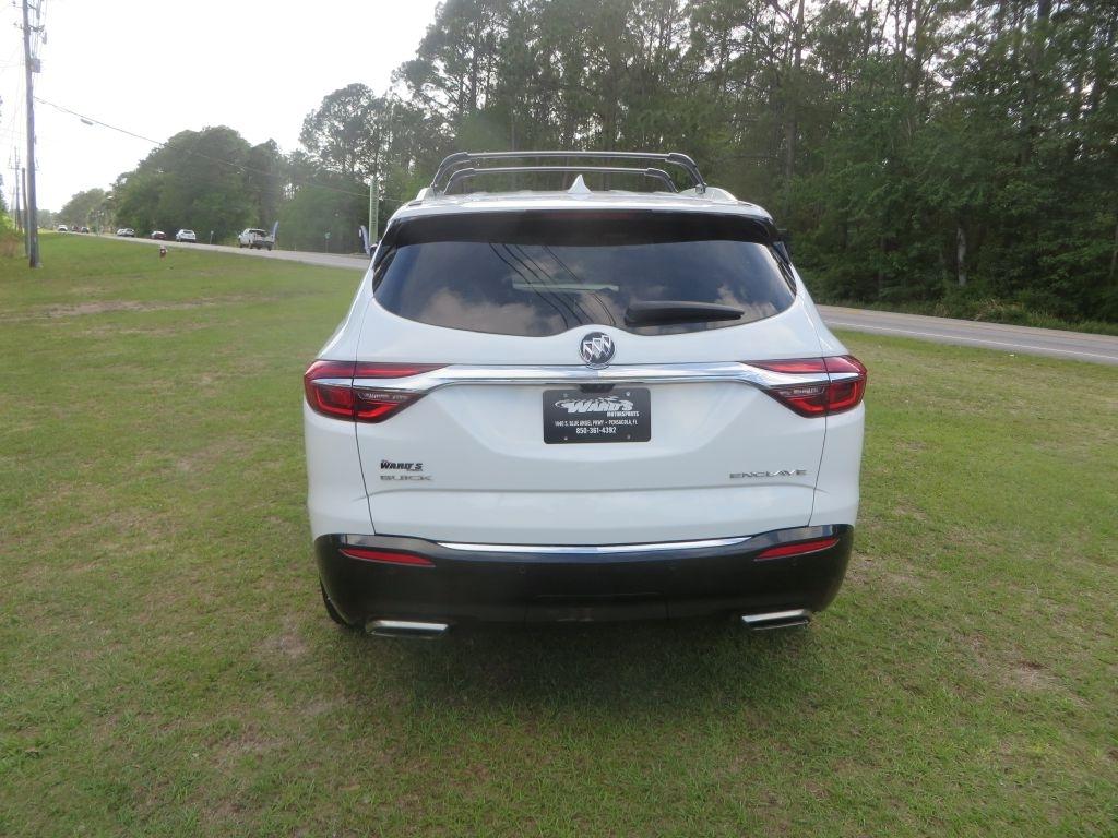 Buick Enclave Essence 2018