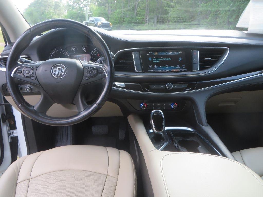 Buick Enclave Essence 2018