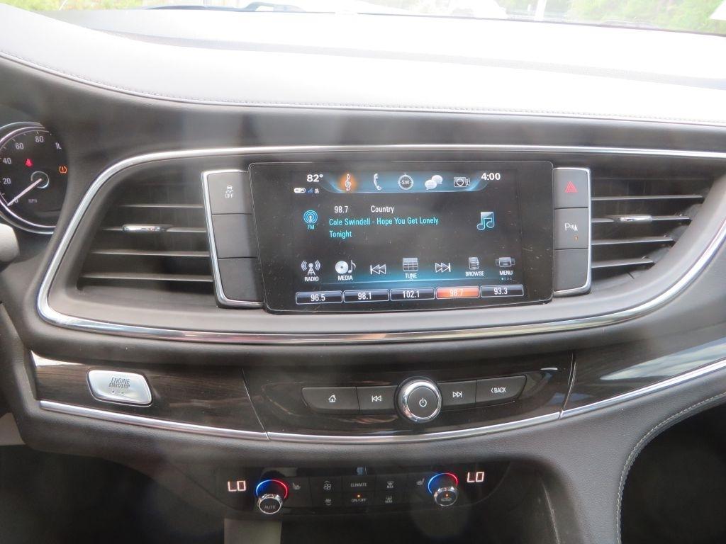 Buick Enclave Essence 2018