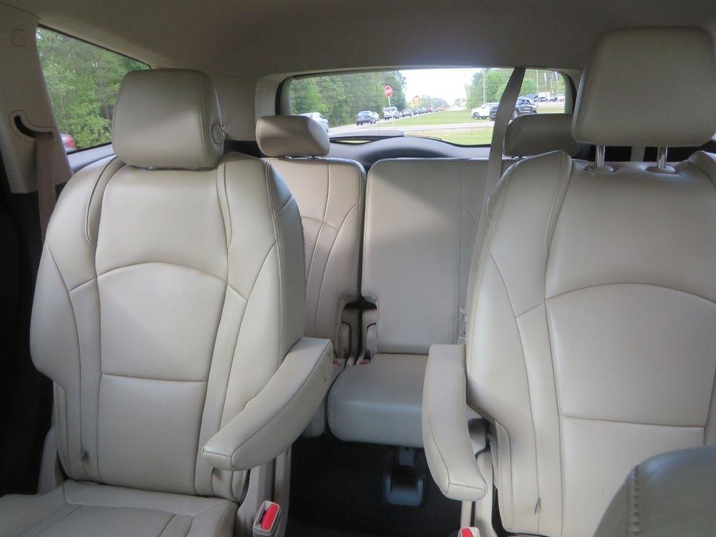 Buick Enclave Essence 2018