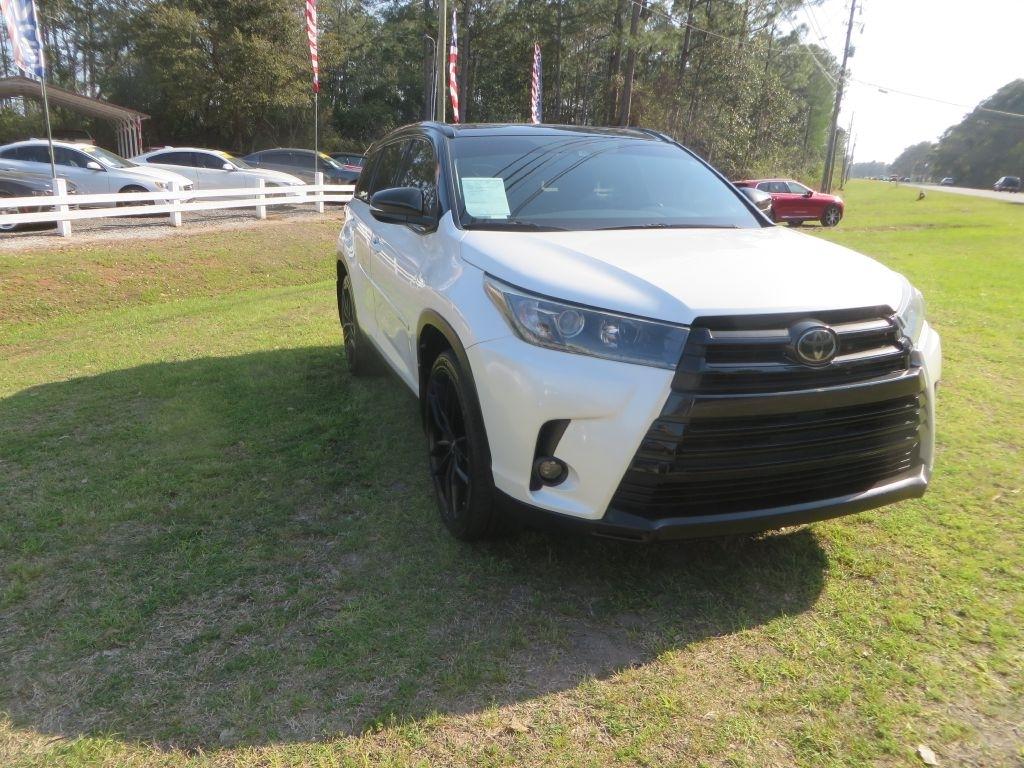 Toyota Highlander SE 2019