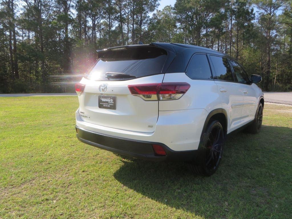 Toyota Highlander SE 2019