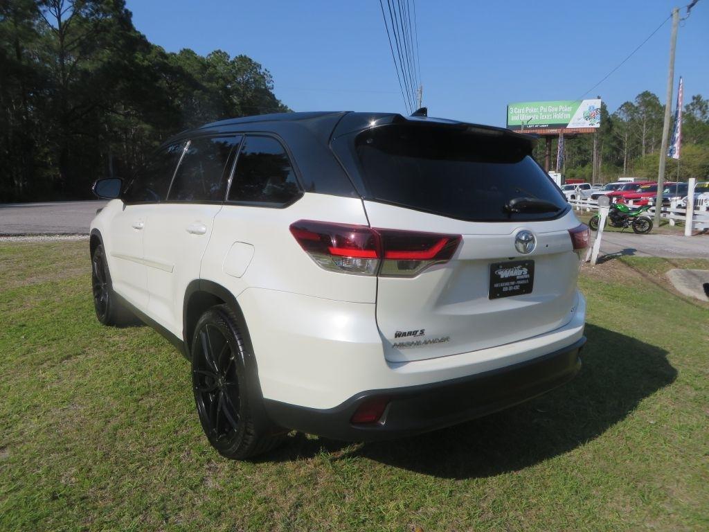 Toyota Highlander SE 2019