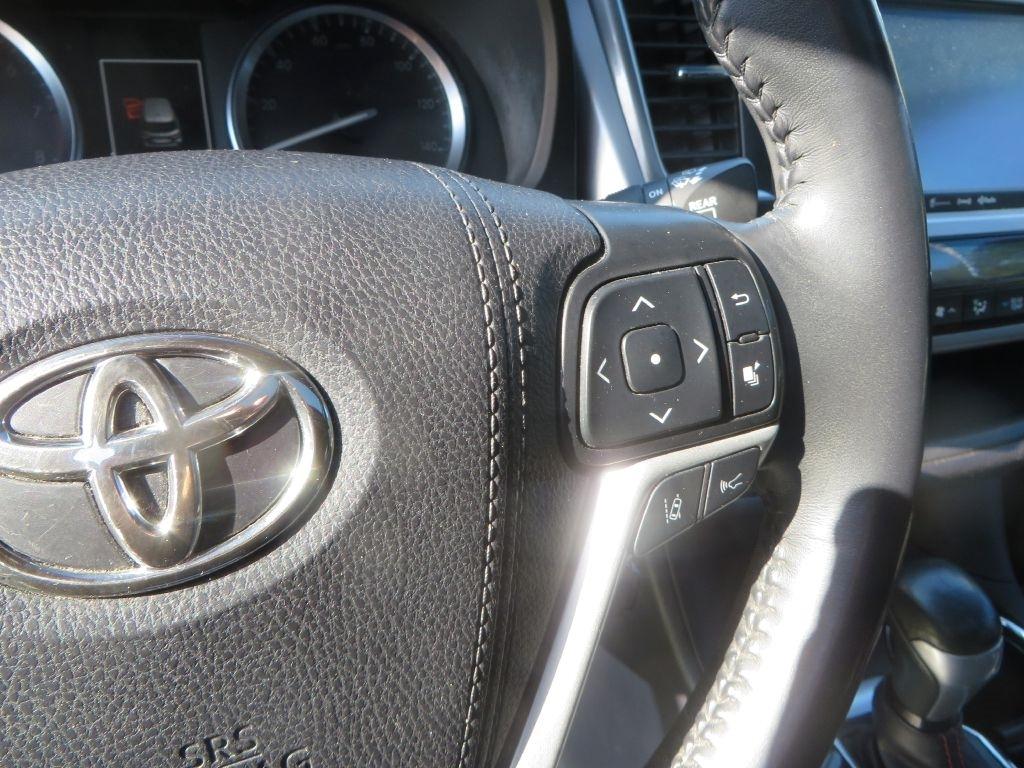 Toyota Highlander SE 2019