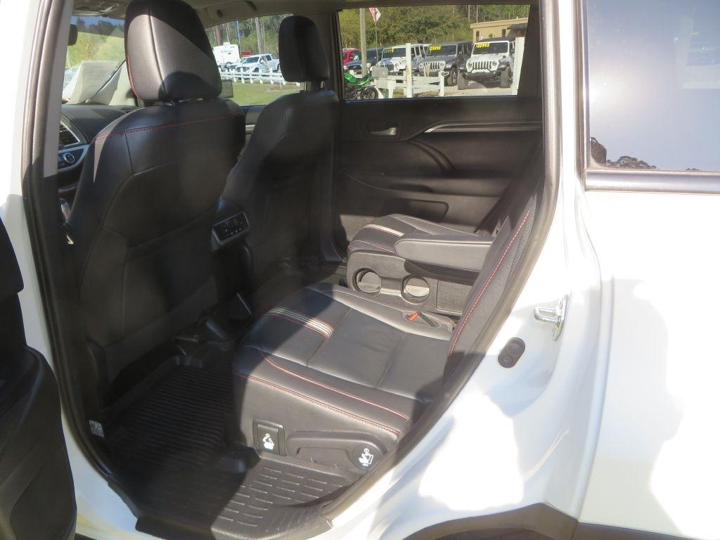 Toyota Highlander SE 2019