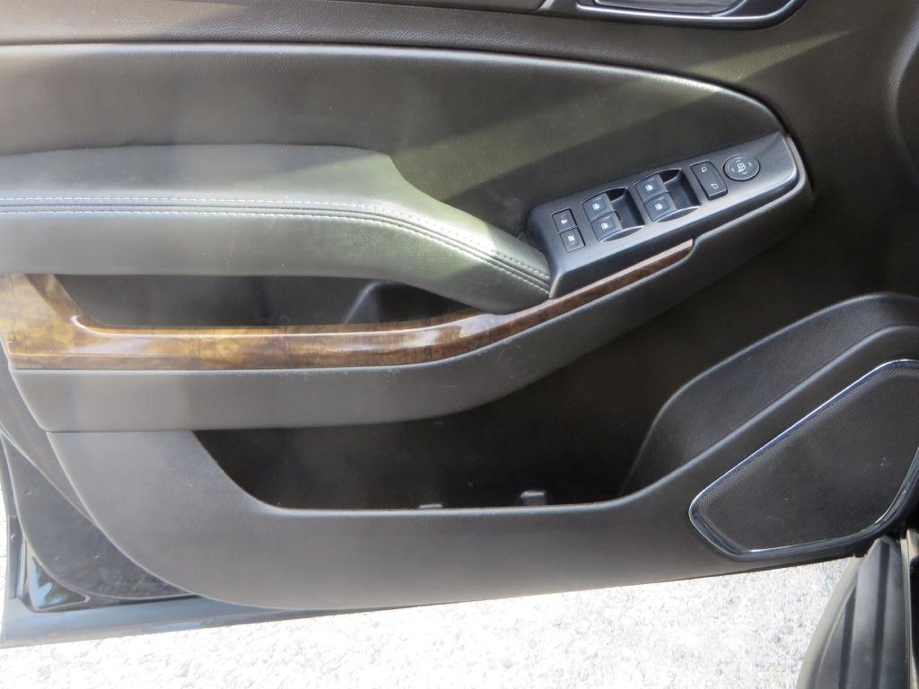 Chevrolet Suburban  2017