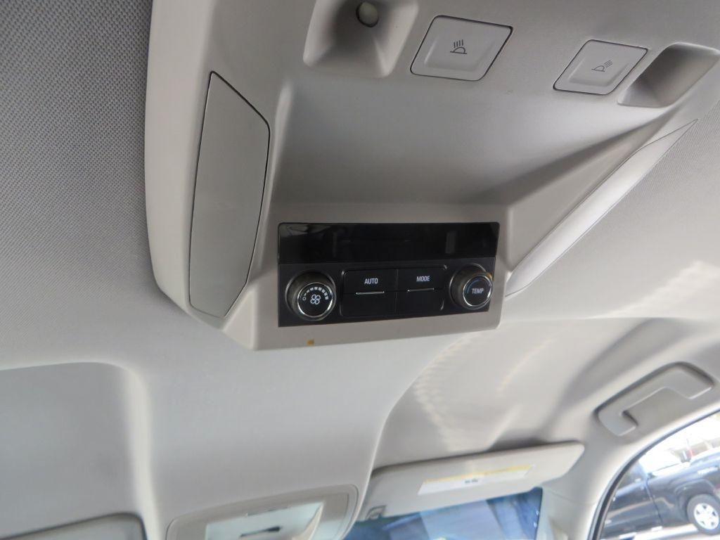 Chevrolet Suburban  2017