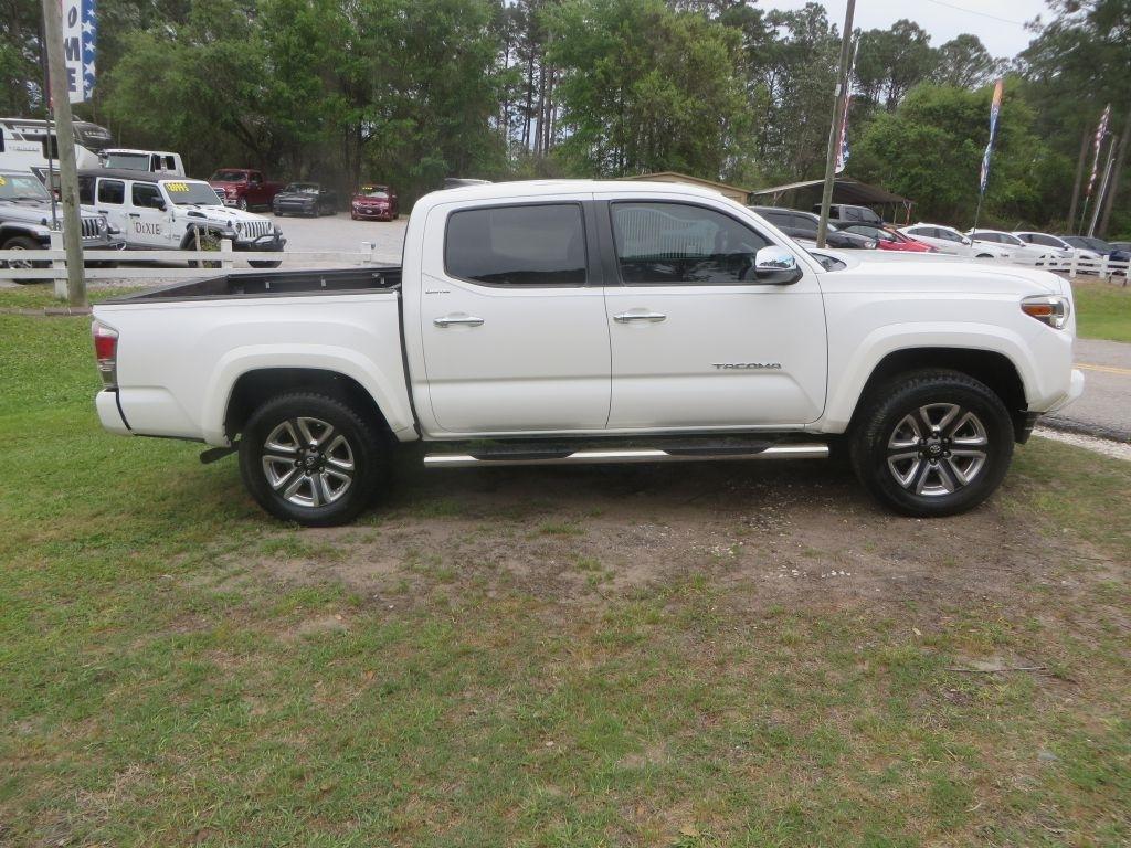 Toyota Tacoma  2018