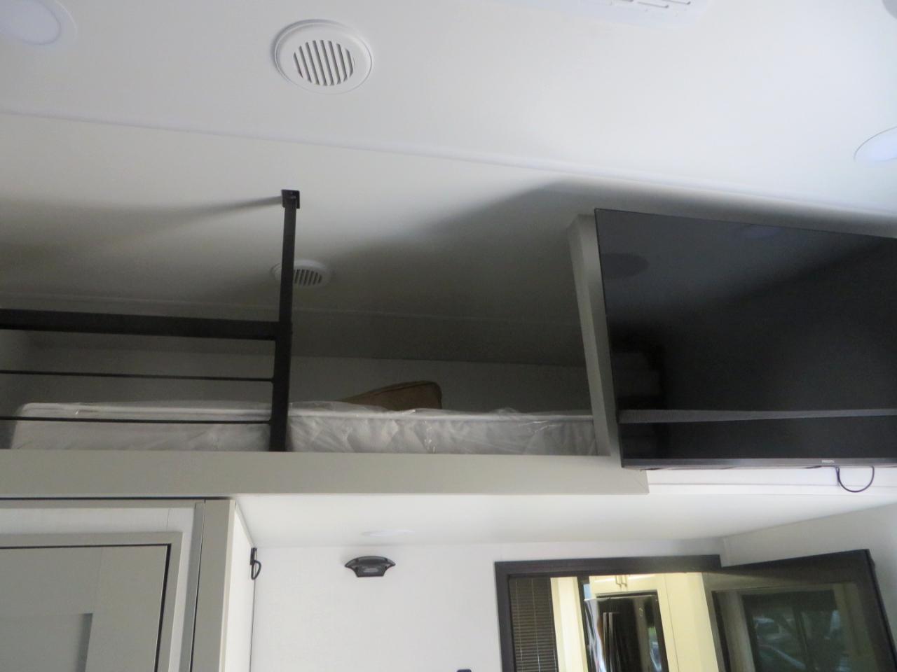 Brinkley Z3100  2025