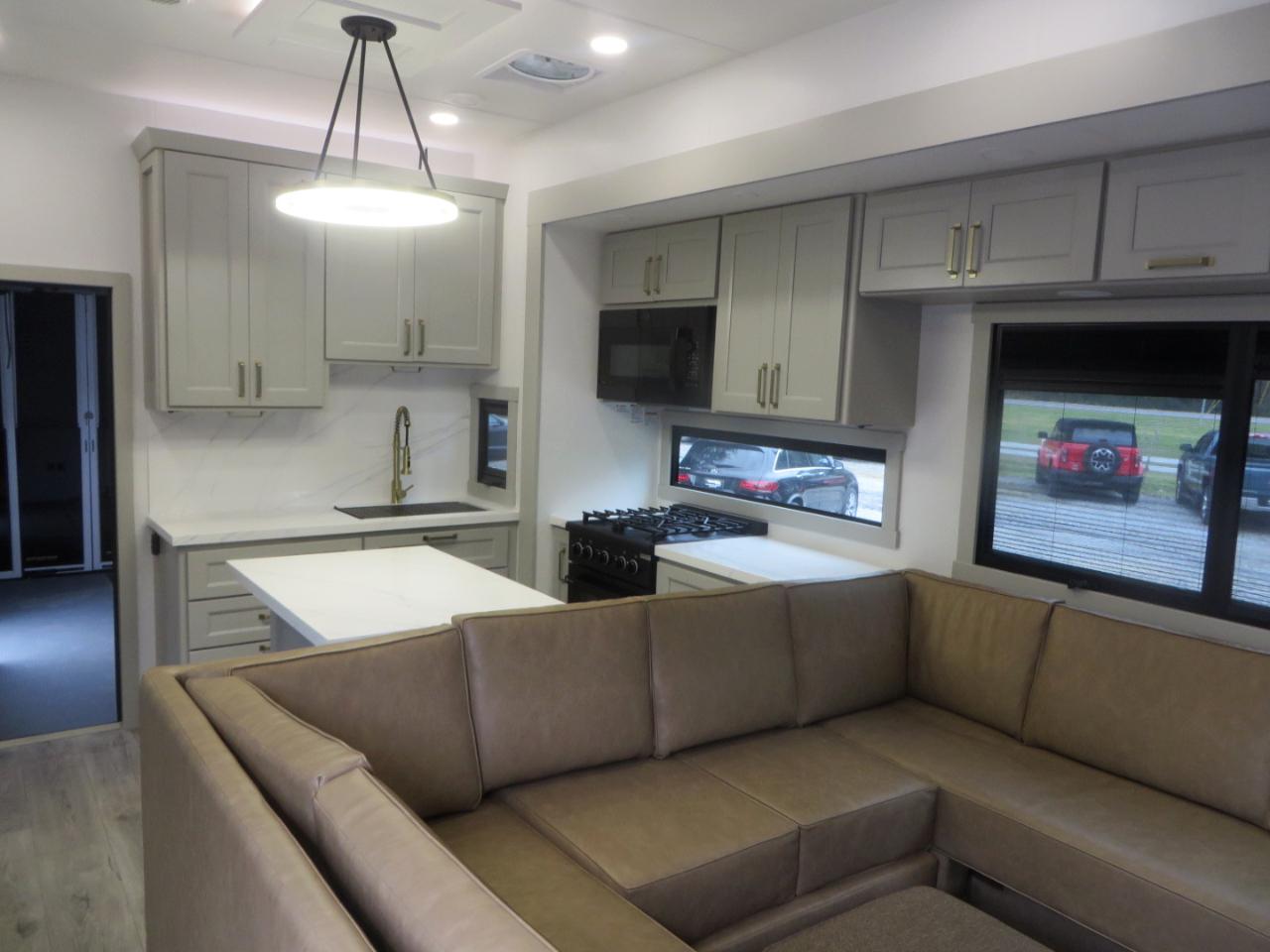 Brinkley Z3100  2025