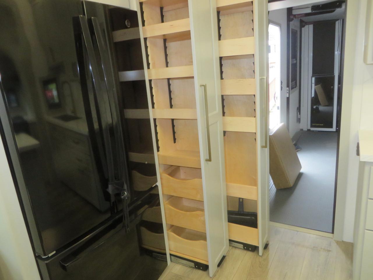 Brinkley Z3100  2025