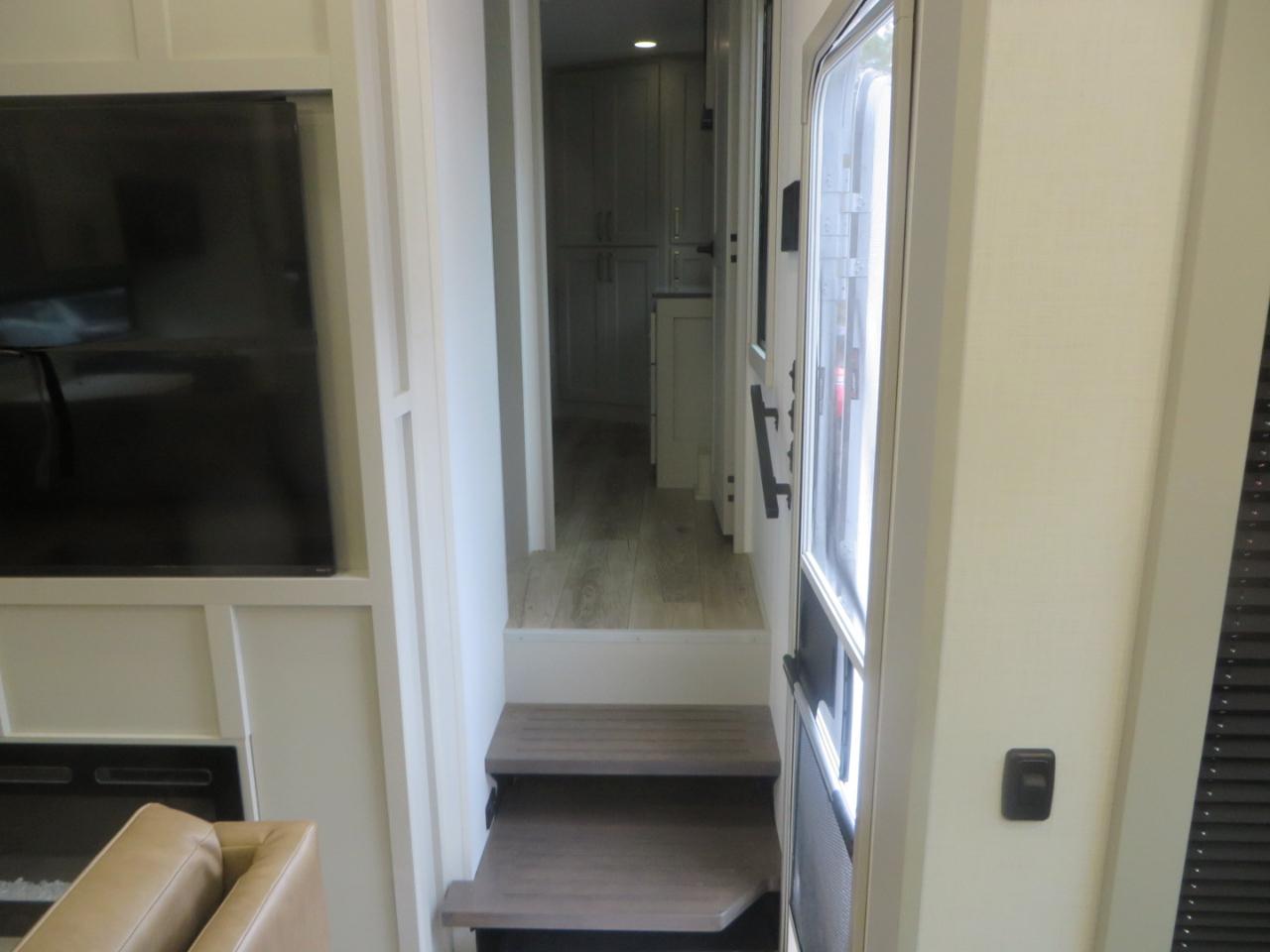 Brinkley Z3100  2025