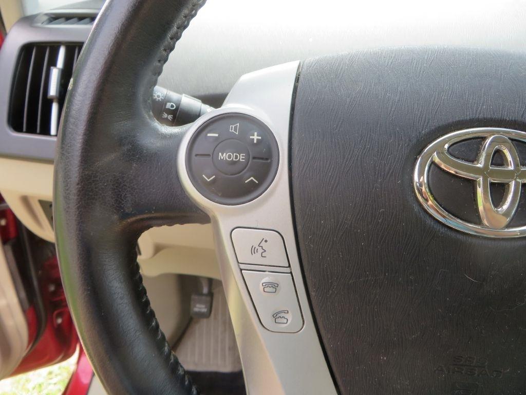 Toyota Prius Prius V 2010