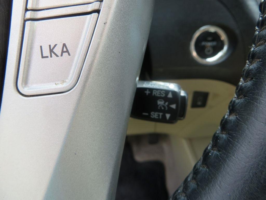 Toyota Prius Prius V 2010