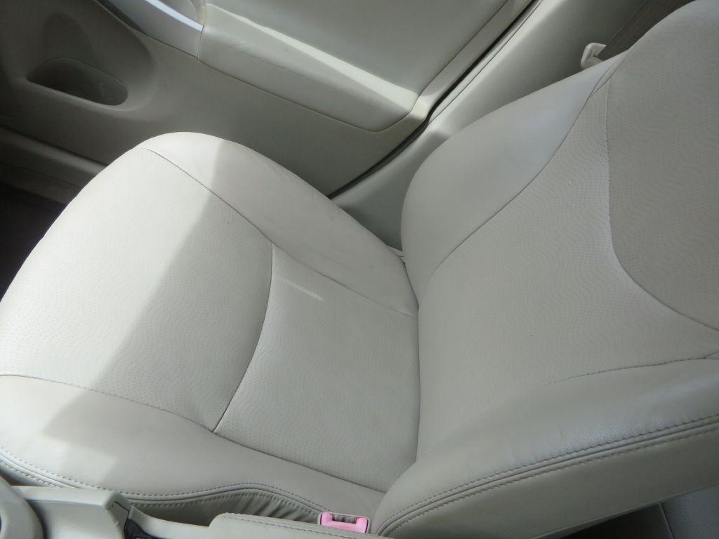 Toyota Prius Prius V 2010