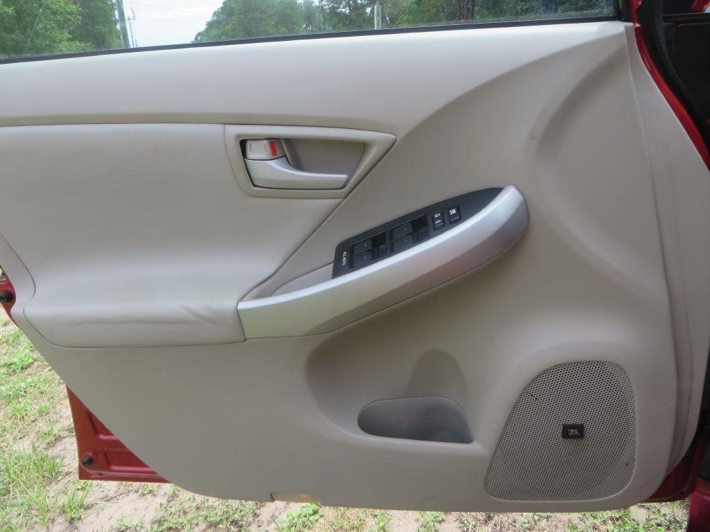 Toyota Prius Prius V 2010