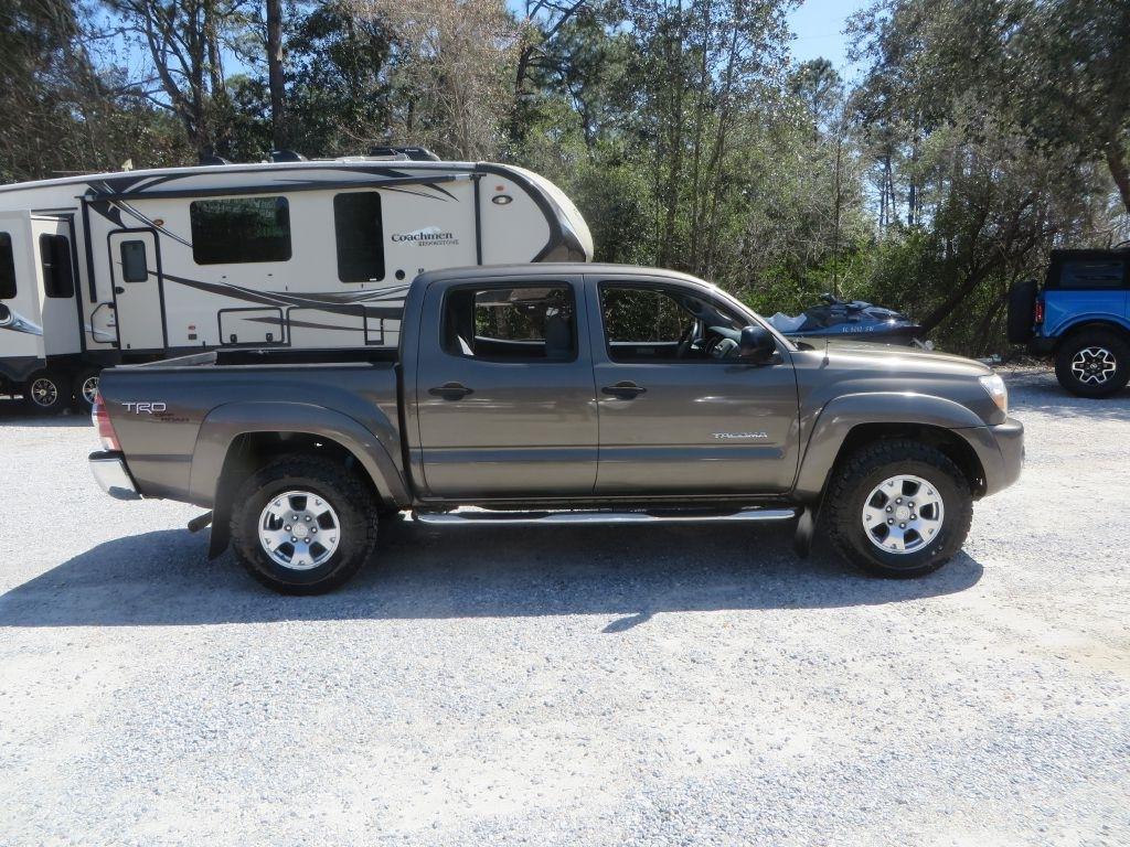 Toyota Tacoma  2011