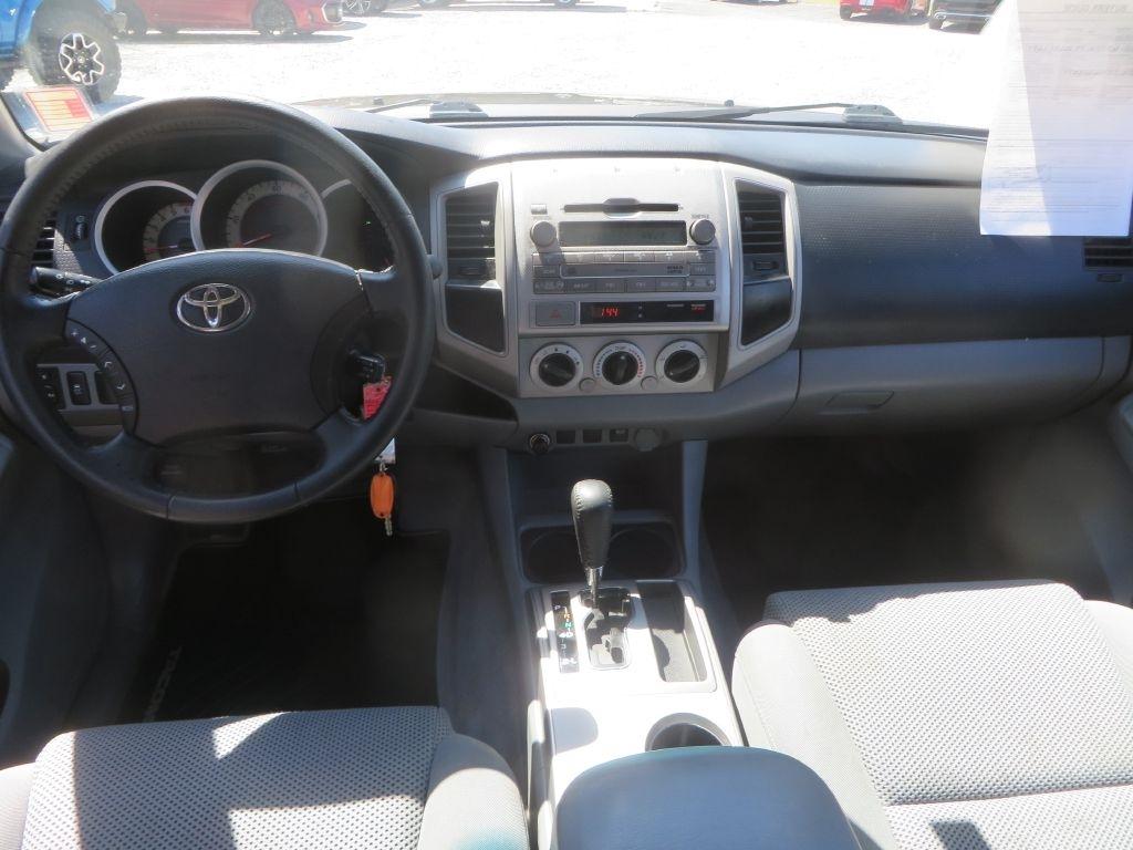 Toyota Tacoma  2011