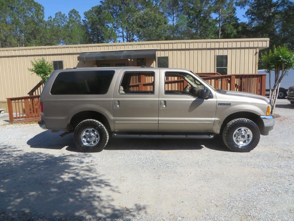 Ford Excursion XLT 2000