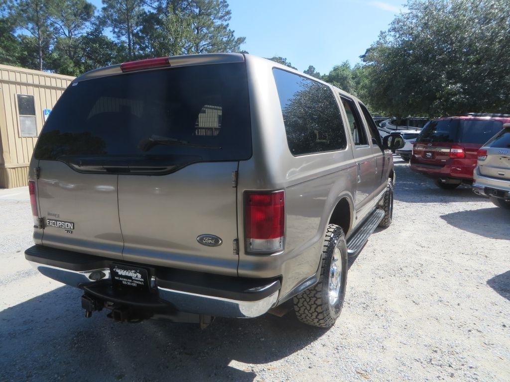 Ford Excursion XLT 2000